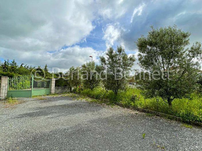 Image No.15-3 Bed House for sale