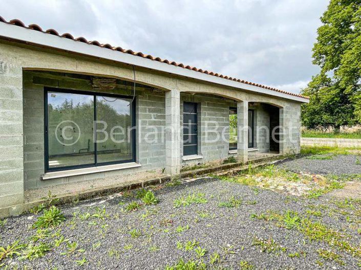 Image No.2-3 Bed House for sale