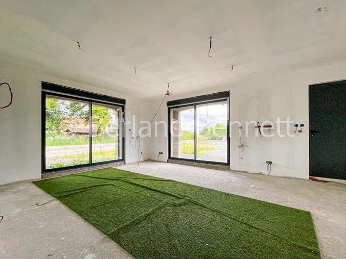 Image No.3-3 Bed House for sale