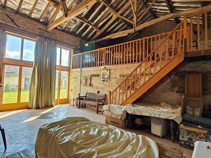 Image No.25-5 Bed House for sale