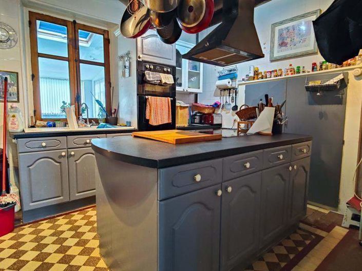 Image No.3-5 Bed House for sale