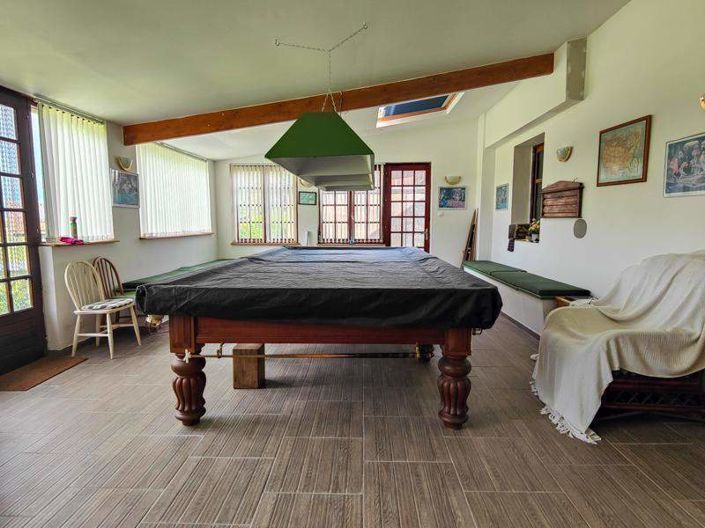 Image No.8-5 Bed House for sale