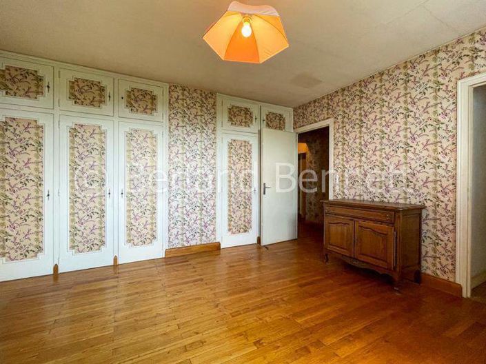 Image No.12-4 Bed House for sale