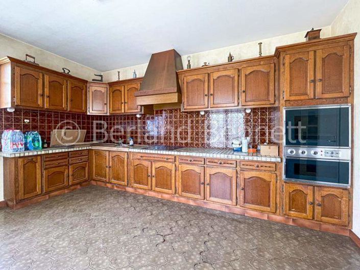 Image No.3-4 Bed House for sale