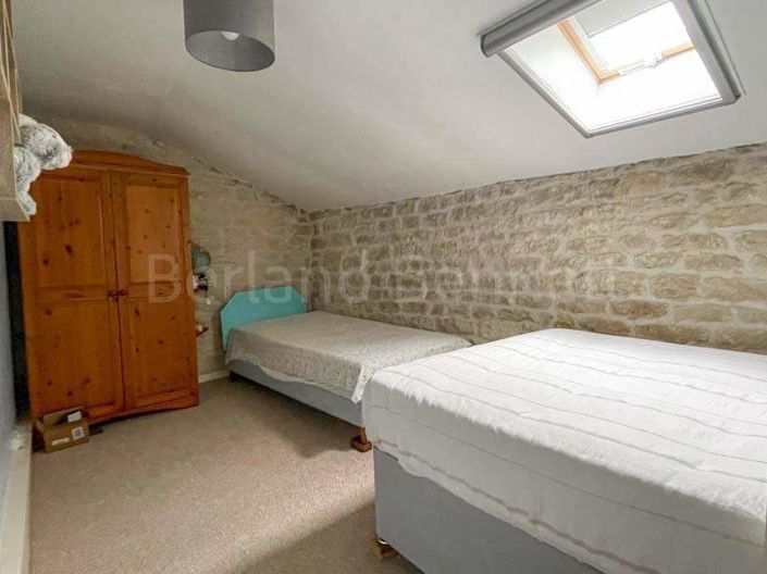 Image No.9-3 Bed House for sale