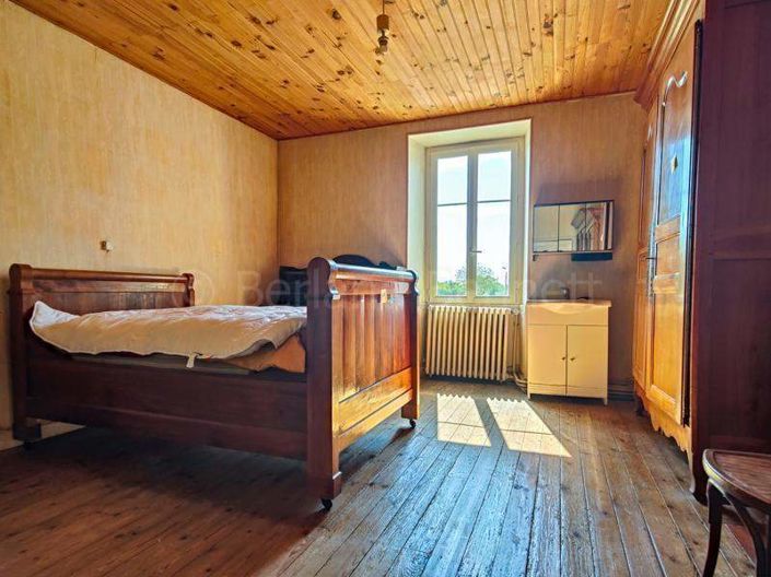 Image No.10-5 Bed House for sale