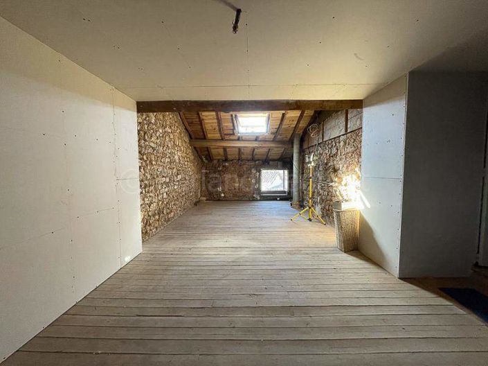 Image No.17-2 Bed House for sale