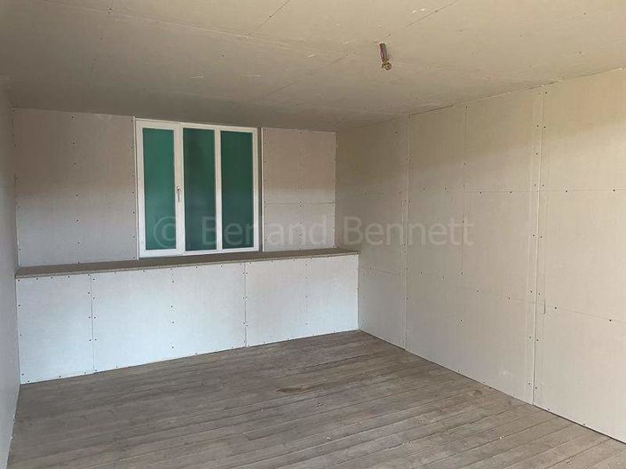 Image No.18-2 Bed House for sale