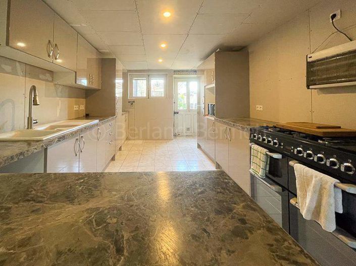 Image No.3-2 Bed House for sale