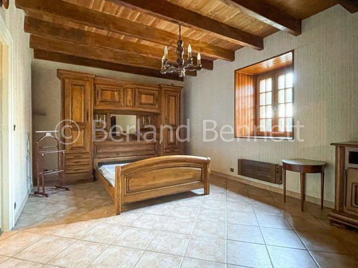 Image No.10-3 Bed House for sale