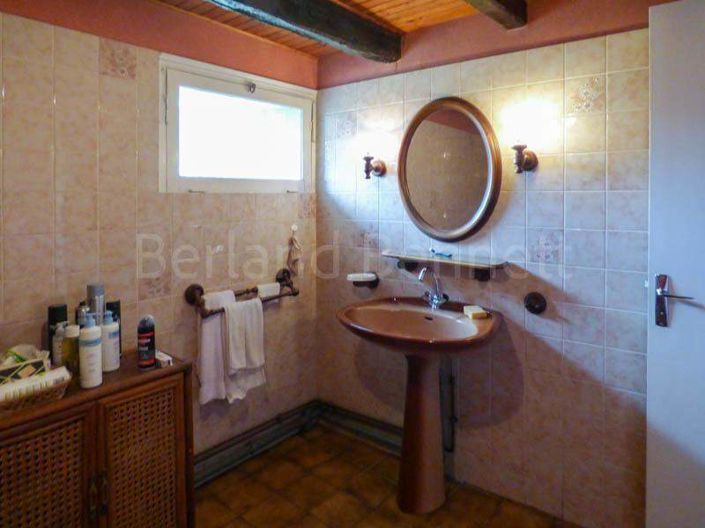 Image No.10-3 Bed House for sale