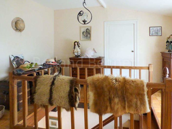 Image No.11-3 Bed House for sale