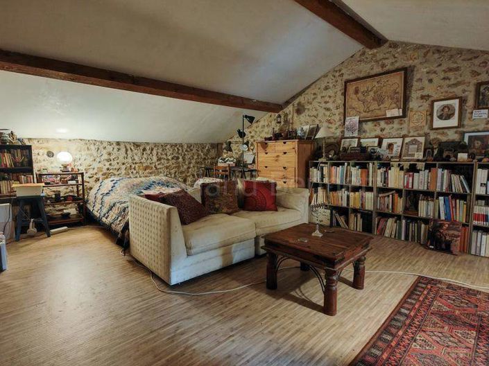 Image No.19-5 Bed House for sale