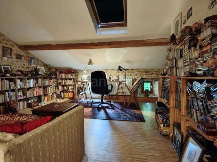 Image No.23-5 Bed House for sale