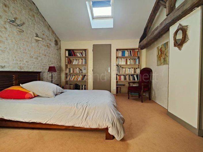 Image No.24-5 Bed House for sale