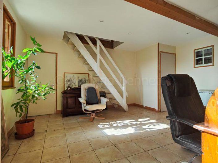 Image No.9-5 Bed House for sale