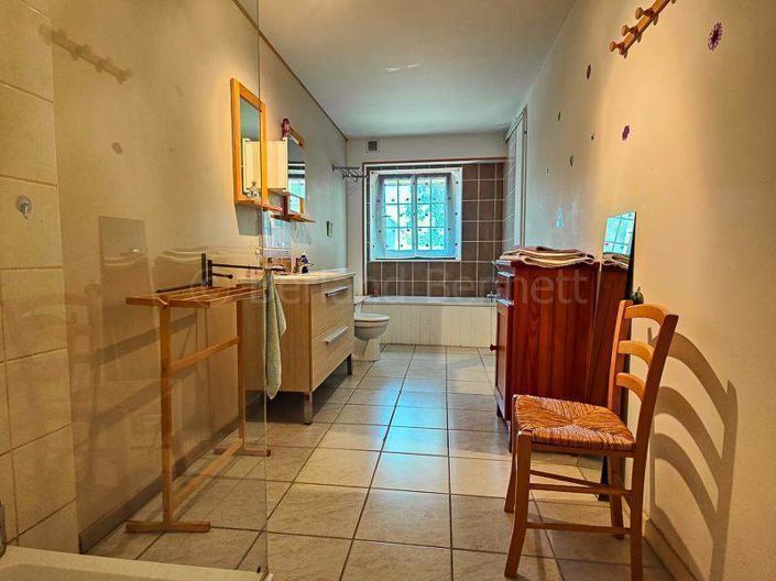 Image No.18-7 Bed House for sale