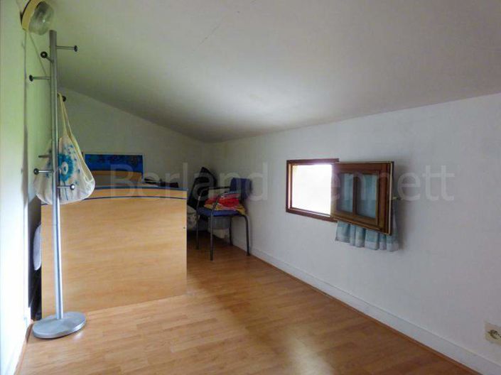 Image No.12-4 Bed House for sale