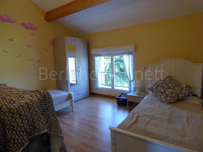 Image No.18-4 Bed House for sale