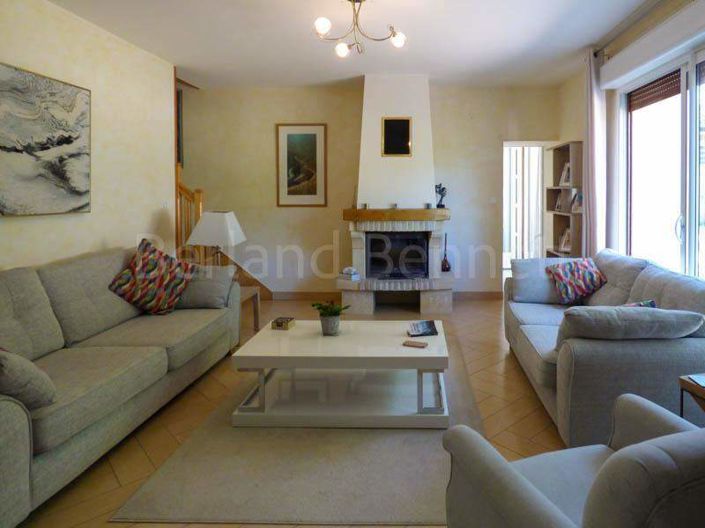 Image No.6-4 Bed House for sale