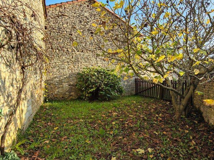 Image No.12-2 Bed House for sale