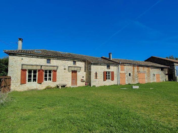 Image No.1-Maison de 4 chambres à vendre à Sauzé-Vaussais