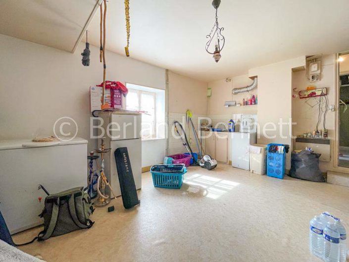 Image No.6-3 Bed House for sale