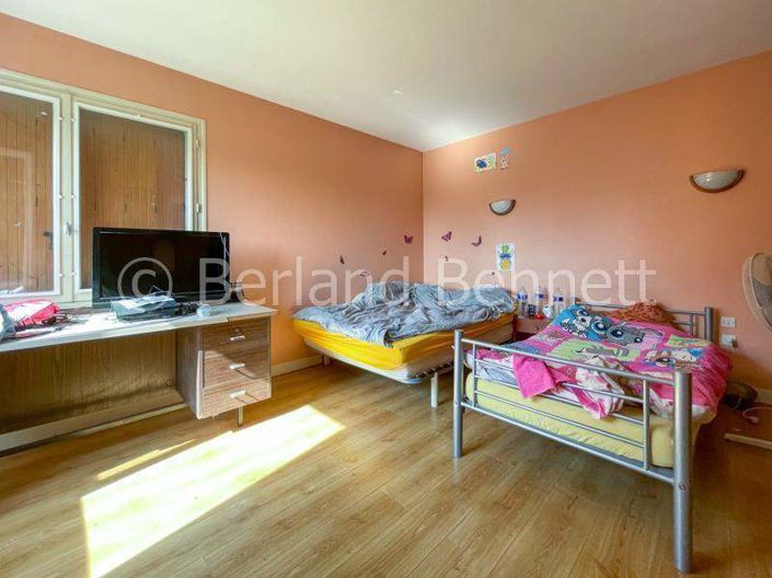 Image No.7-3 Bed House for sale