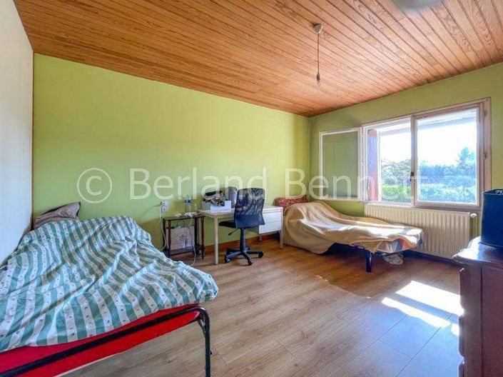 Image No.9-3 Bed House for sale