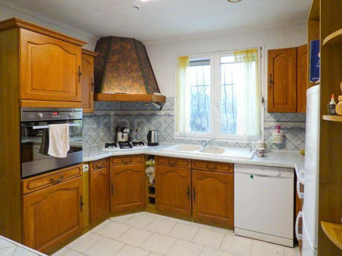 Image No.3-5 Bed House for sale