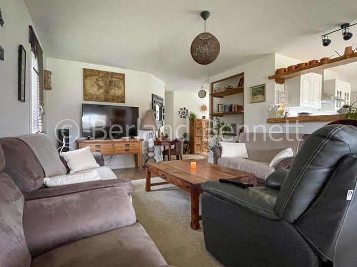 Image No.3-4 Bed House for sale