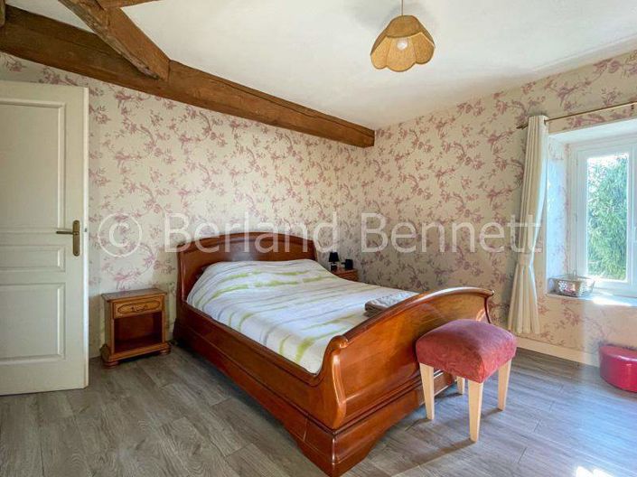 Image No.9-5 Bed House for sale