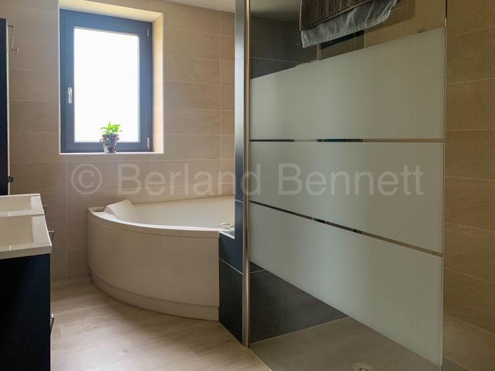 Image No.10-3 Bed House for sale