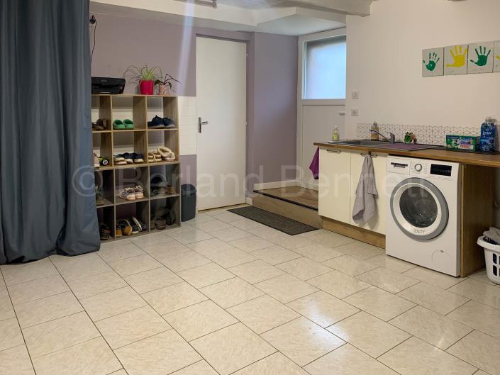 Image No.11-3 Bed House for sale