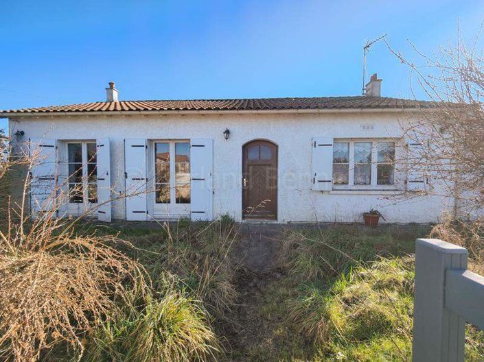 Image No.1-Maison de 3 chambres à vendre à Sauzé-Vaussais