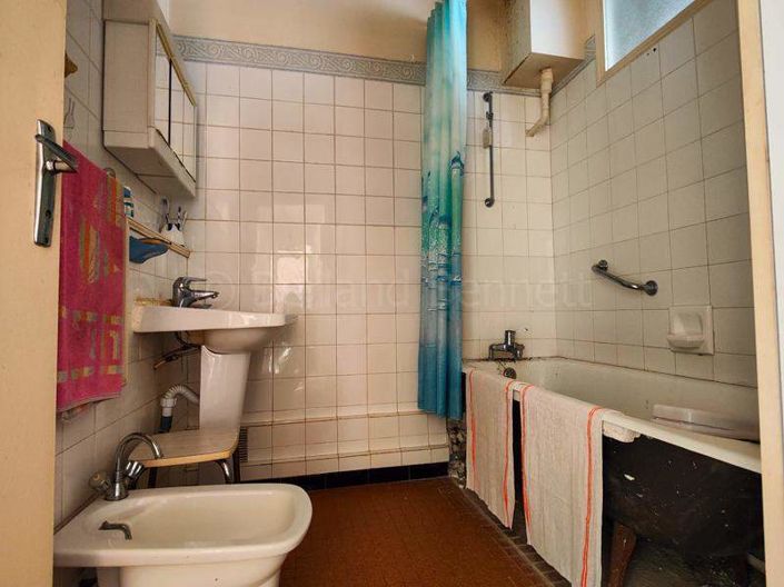 Image No.12-3 Bed House for sale