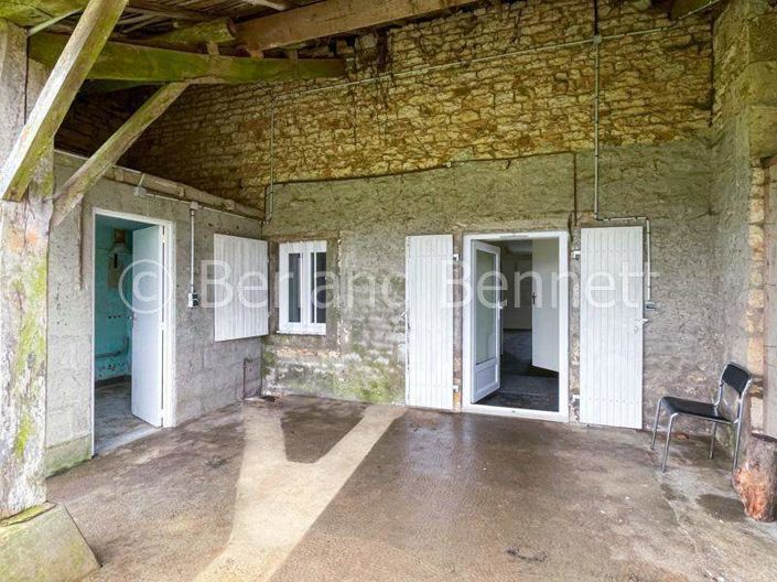 Image No.10-3 Bed House for sale