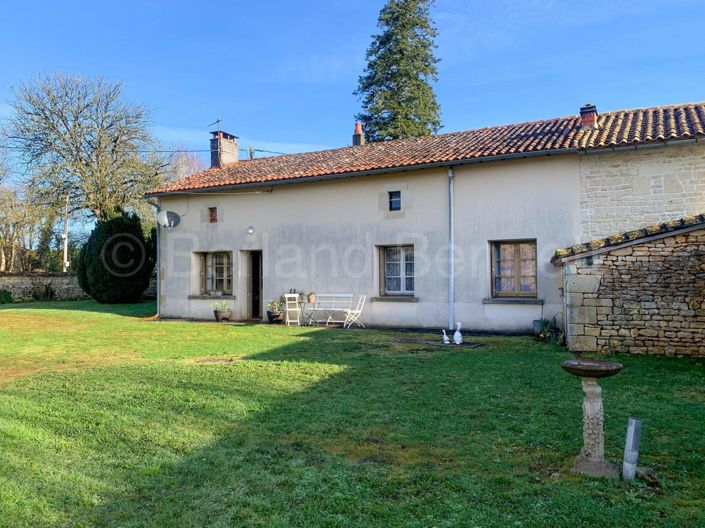 Image No.1-Maison de 2 chambres à vendre à Sauzé-Vaussais