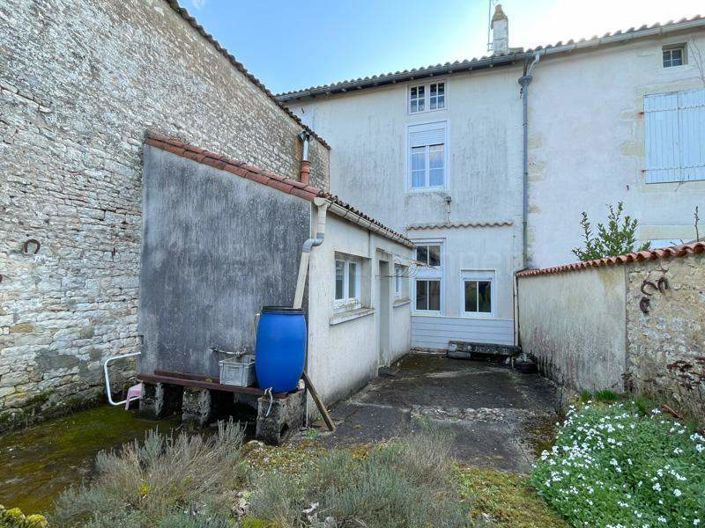 Image No.1-Maison de 2 chambres à vendre à Sauzé-Vaussais