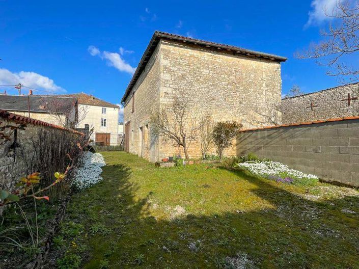 Image No.12-2 Bed House for sale