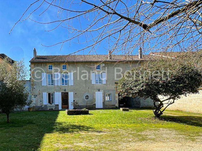 Image No.1-Maison de 4 chambres à vendre à Sauzé-Vaussais