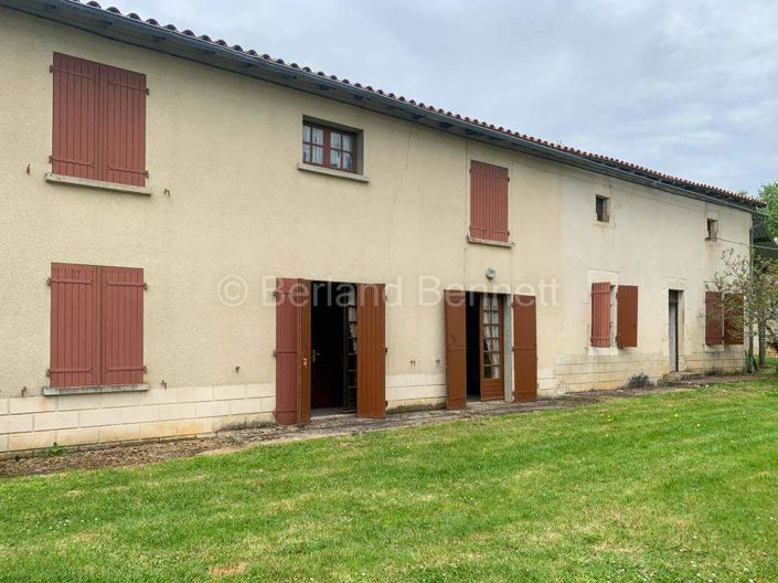 Image No.1-Maison de 3 chambres à vendre à Ruffec