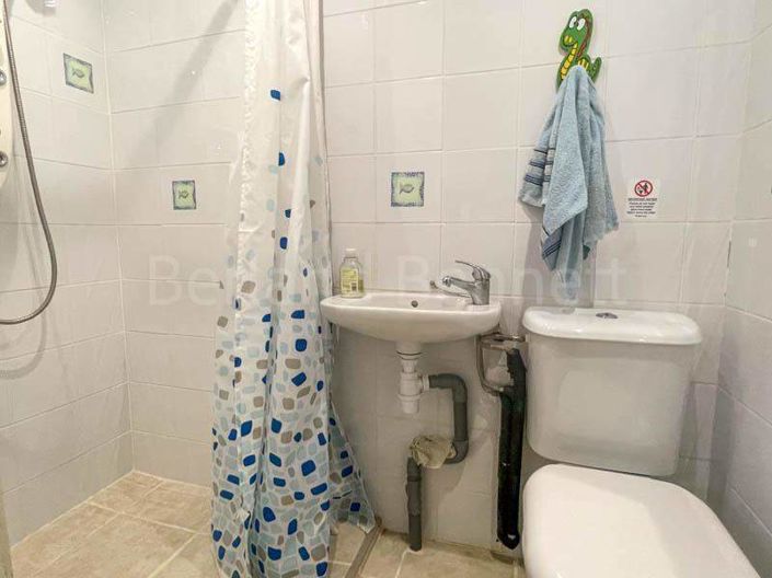 Image No.11-3 Bed House for sale