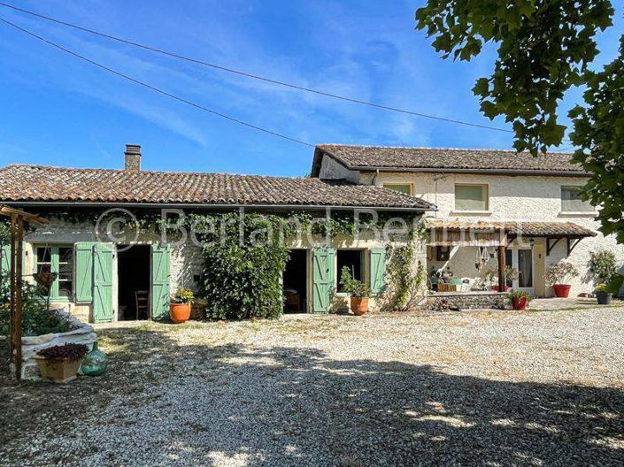 Image No.1-4 Bed House for sale