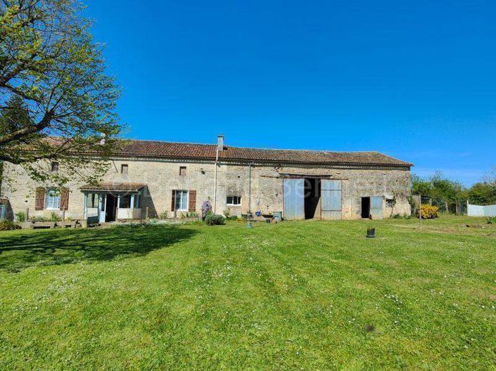 Image No.2-Maison de 2 chambres à vendre à Sauzé-Vaussais