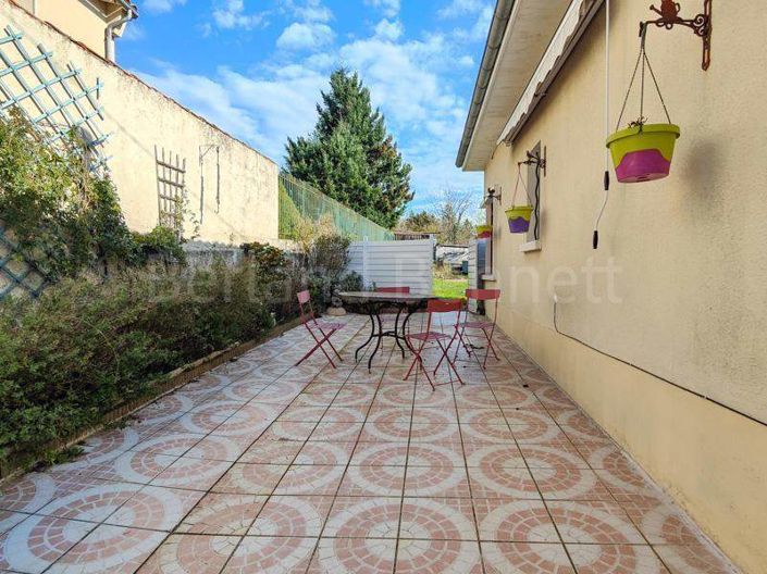 Image No.19-Maison de ville de 2 chambres à vendre à Civray