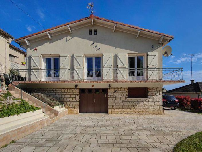 Image No.2-Maison de ville de 2 chambres à vendre à Civray