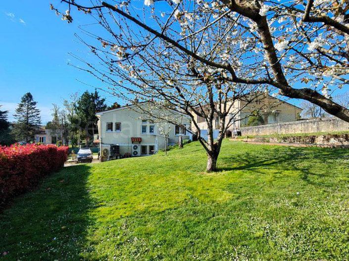 Image No.22-Maison de ville de 2 chambres à vendre à Civray