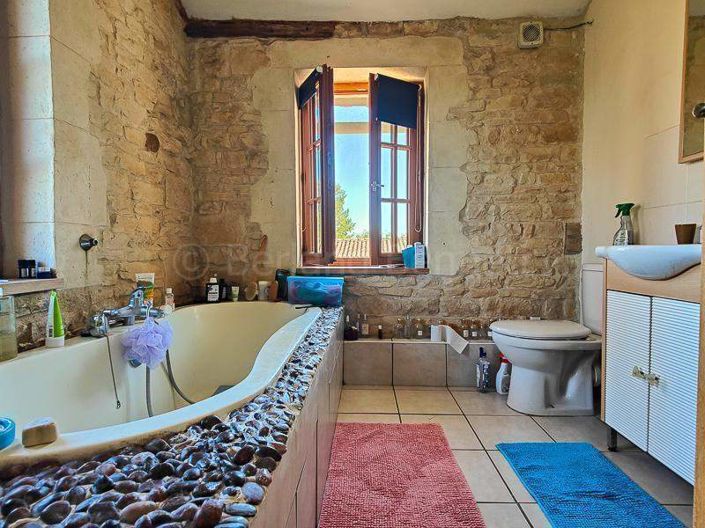 Image No.10-7 Bed House for sale