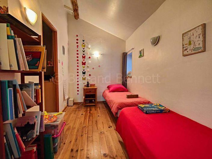 Image No.12-7 Bed House for sale